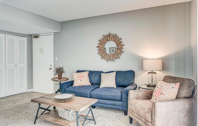 2 beds, 1 bath, 860 sqft, $1,154