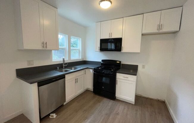 1 bed, 1 bath, 550 sqft, $1,850, Unit B