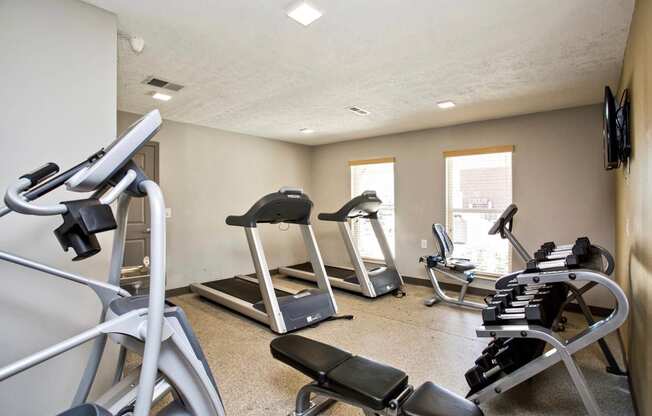 Fitness Center at Chariot Pointe Apartments, Tennessee