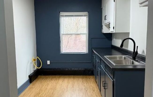 Studio, 1 bath, 450 sqft, $899, Unit 286-5