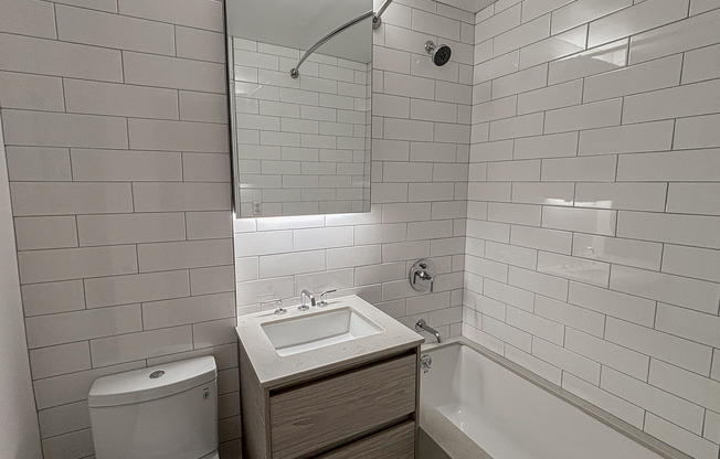 215 E 66 ST