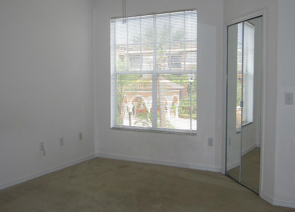 Unbeatable Value! 1BR Condo in Gated Palms Club – Pool, Gym & More!