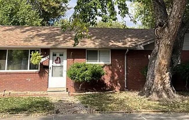 Cute 2 Bedroom Duplex in the Heart of Loveland