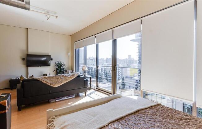 1 bed, 1 bath, 700 sqft, $2,750, Unit 1213