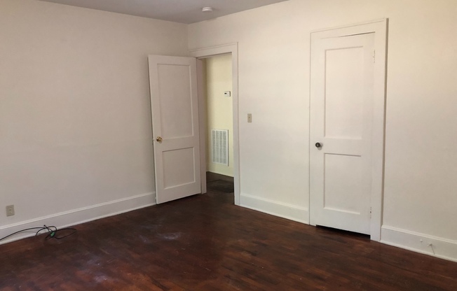 2 beds, 1 bath, $1,000