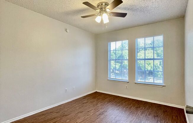 3 beds, 2 baths, 970 sqft, $1,390, Unit 3