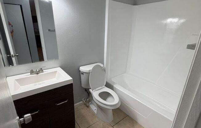 2 beds, 2 baths, 1,000 sqft, $1,495, Unit 10-226