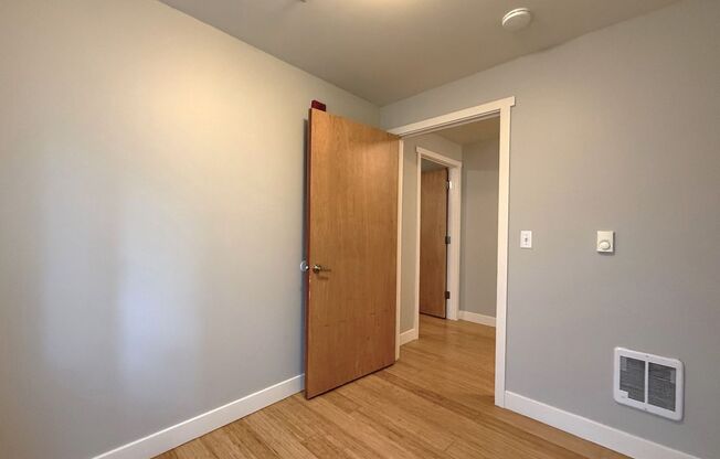 2 beds, 1 bath, 420 sqft, $1,250, Unit 101