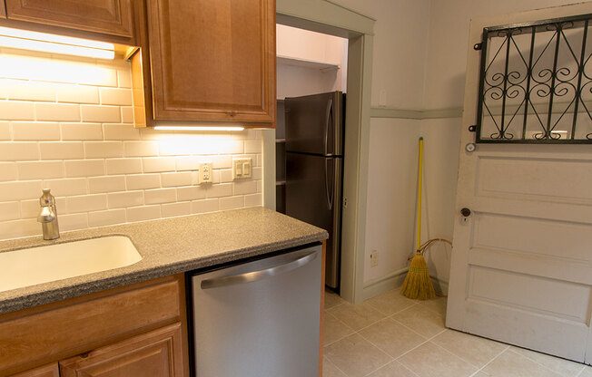 1353 WINONA