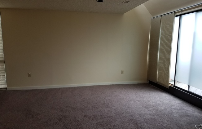 Spacious 2-Bedroom/2 Bath Bi-Level Garden Condo w/ Private Terrace in Coldspring!
