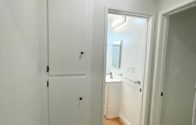 1 bed, 1 bath, $2,050, Unit 06