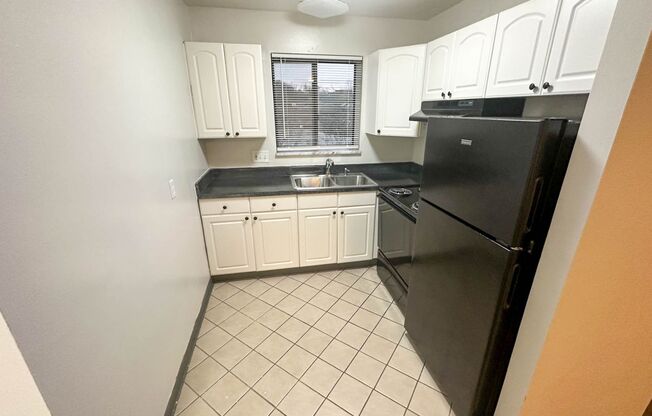 2 beds, 1 bath, 800 sqft, $975, Unit 3253-302