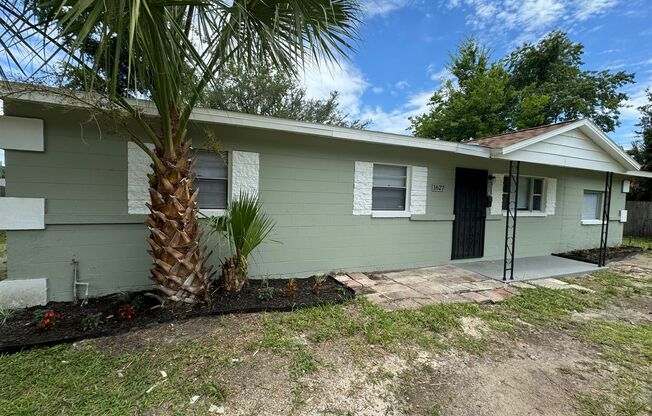 4 beds, 1 bath, $1,135