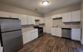 2 Bedroom, 1 Bathroom Home!