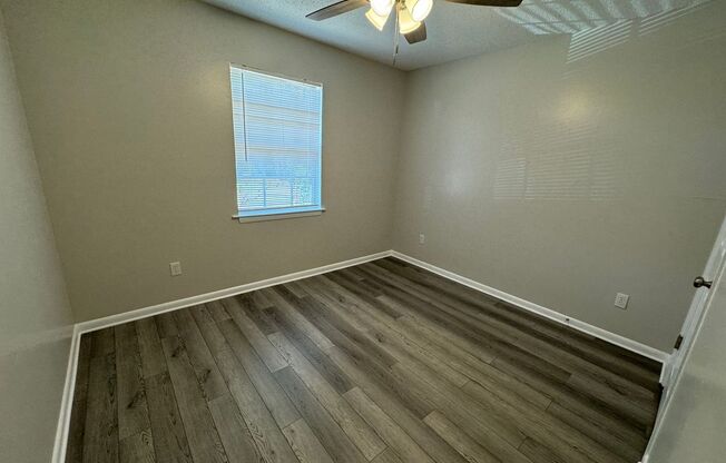 2 beds, 1 bath, $1,295