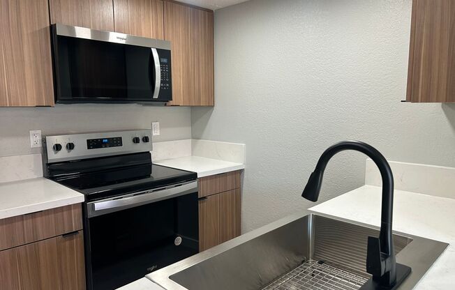 2 beds, 2 baths, 986 sqft, $2,750, Unit 518