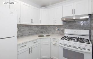 26 4 DITMARS BLVD