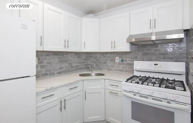 26 4 DITMARS BLVD