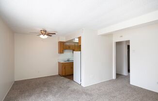 Charming 1 Bedroom in Ocean Beach ~ Just 3 Blocks from the Beach