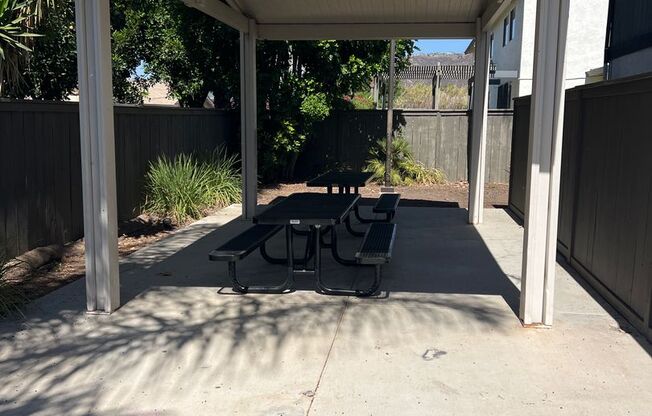 2 beds, 1.5 baths, 1,050 sqft, $2,295, Unit 13