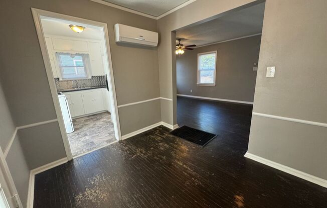 2 beds, 1 bath, $1,200