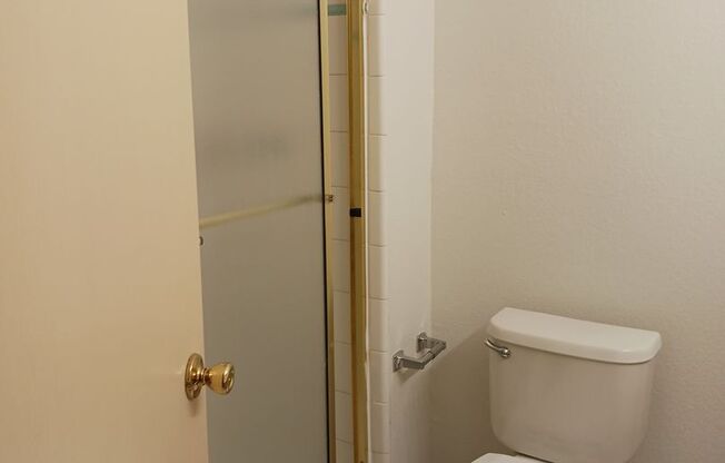 2 beds, 2 baths, 1,006 sqft, $875, Unit 80