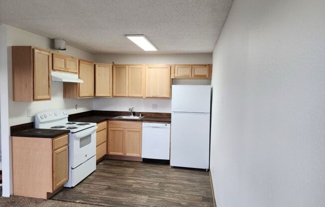 2 beds, 1 bath, $1,695, Unit 1807-01