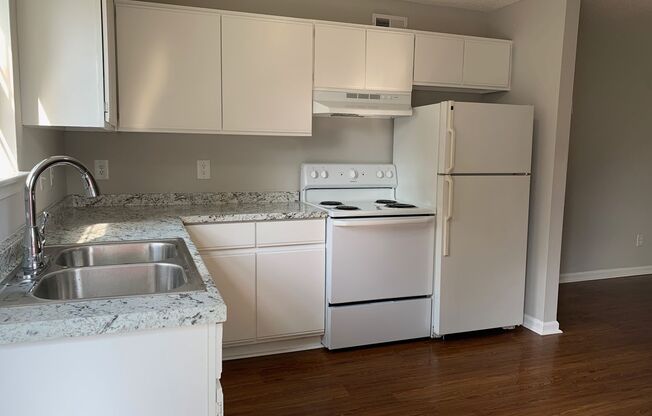 2 beds, 1 bath, 750 sqft, $995, Unit D