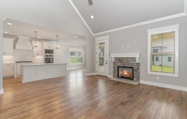 Gorgeous Spring Hill 4 Bdrm / 4 Bth New Build - Available Now!