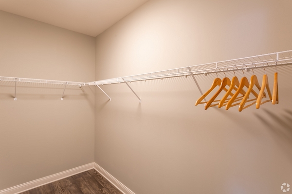 2BR, 2BA - 1,035 SF