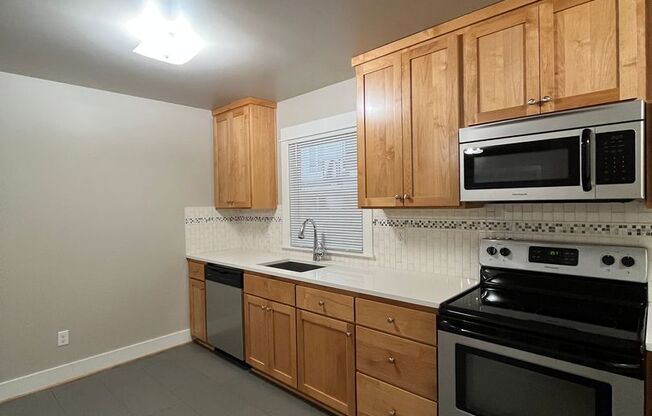 2 beds, 1 bath, $1,895