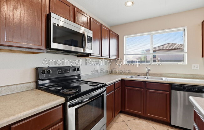 4 beds, 2.5 baths, 2,317 sqft, $2,295