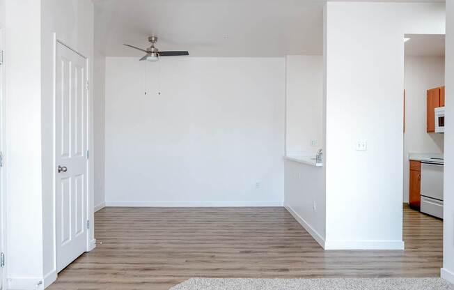 Center Pointe | Dining Room