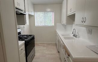 Spacious 2 Bedroom Apartment in Glendale!