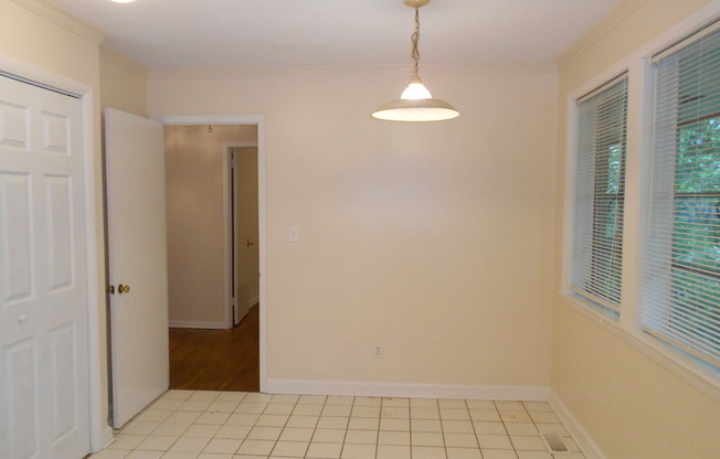 2 beds, 1 bath, 830 sqft, $1,295, Unit 1