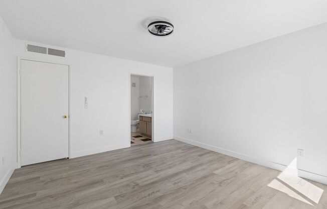 2 beds, 2 baths, $1,400, Unit # 2152