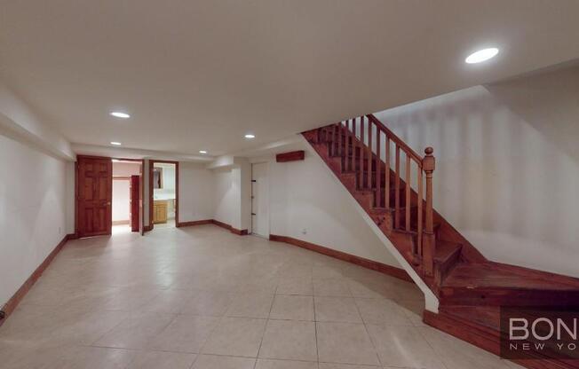 306 W 73 ST