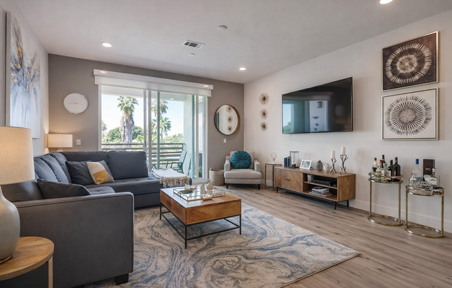 3 beds, 2 baths, 1,134 sqft, $3,495, Unit 3201