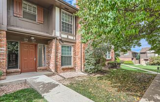 Evolve Real Estate: Stunning 2Beds/2 Baths, 1269 SQFT Condo with Two Assigned Parking Spots!
