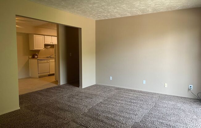 1 bed, 1 bath, 850 sqft, $1,075, Unit 10-21