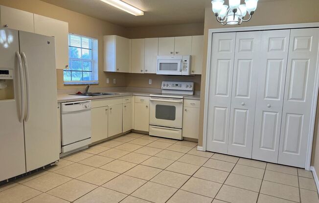 Nice 3 Bedroom Duplex in Lehigh Acres