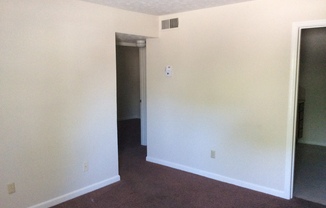 2 beds, 1 bath, $675, Unit C4
