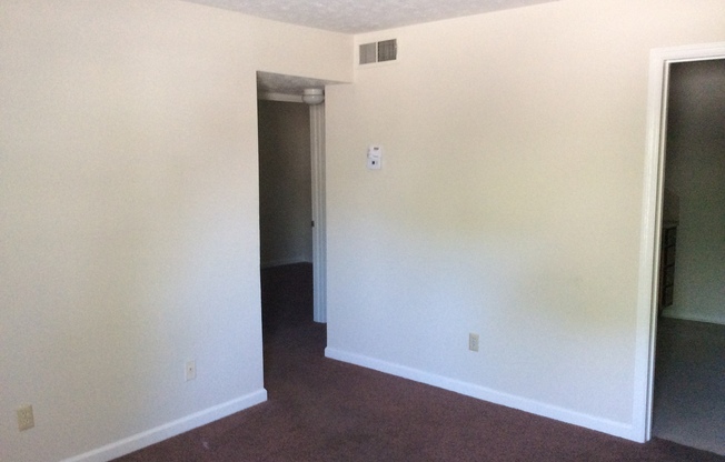 2 beds, 1 bath, $675, Unit C4
