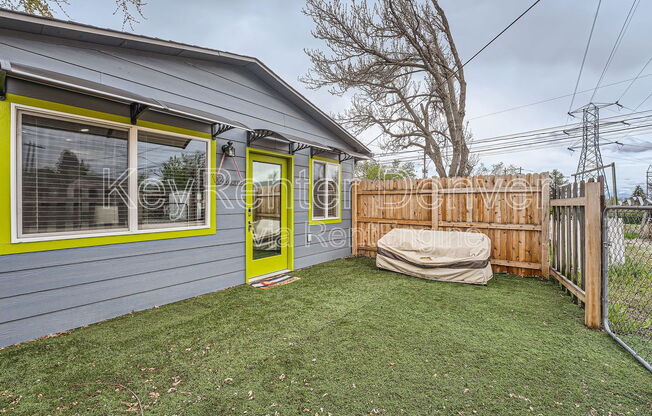 2075 IRIS ST