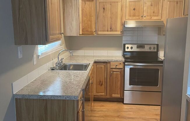 2 beds, 1 bath, 945 sqft, $1,500, Unit 090
