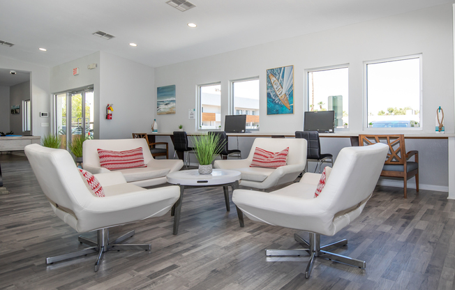 Clubhouse Work Lounge