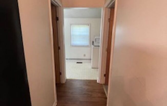 3 beds, 1 bath, $1,550