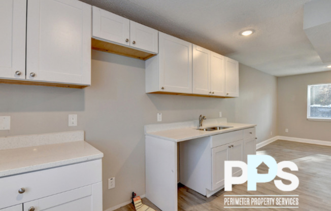 390 WEST LAKE AVE NW # C-11