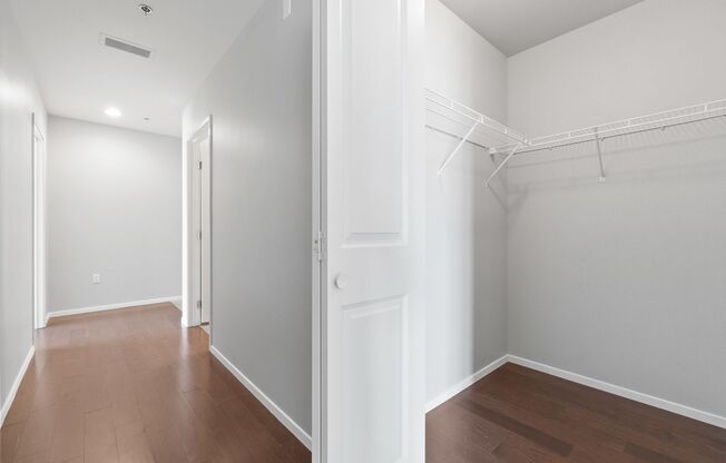 3 beds, 3.5 baths, $3,200, Unit UNIT 1819