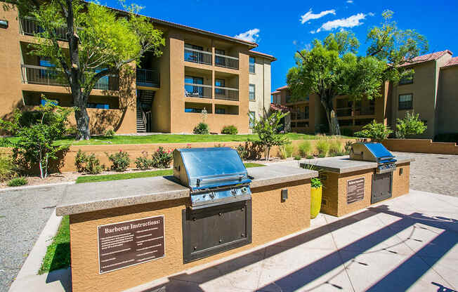 Apartments on Rio Branco with Outdoor BBQ Grills in ABQ